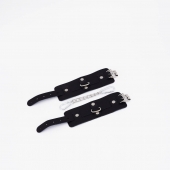 Черные кожаные наручники с хромированной фурнитурой - Crazy Handmade - купить с доставкой в Ярославле