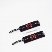 Черные кожаные наручники с красным декором и строчкой - Crazy Handmade - купить с доставкой в Ярославле