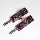 Черные кожаные наручники с розовой строчкой - Crazy Handmade - купить с доставкой в Ярославле