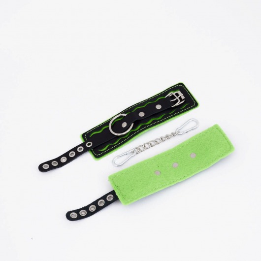 Черно-зеленые кожаные наручники с зеленой строчкой - Crazy Handmade - купить с доставкой в Ярославле
